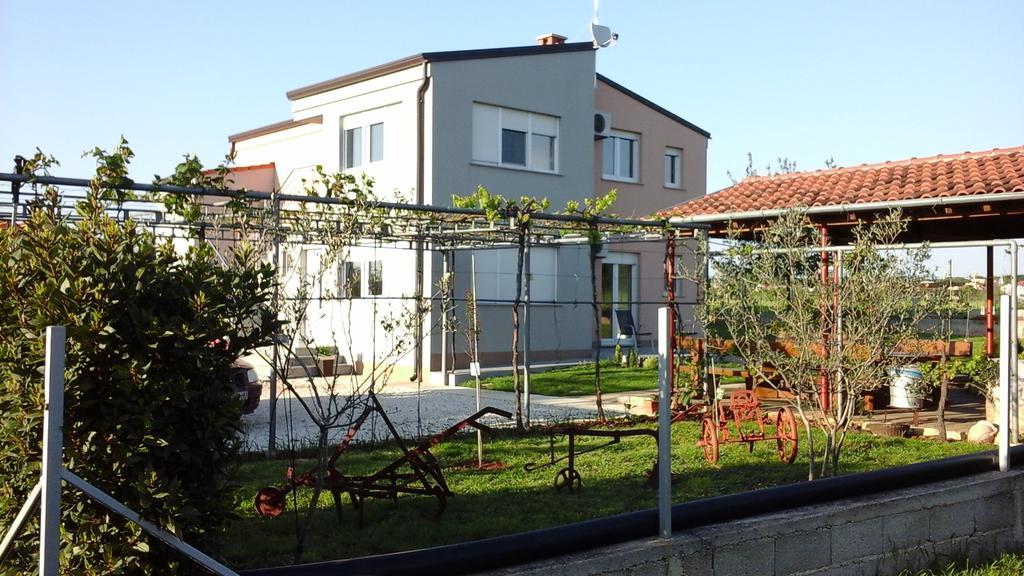 Apartment Ivano Fazana Bagian luar foto